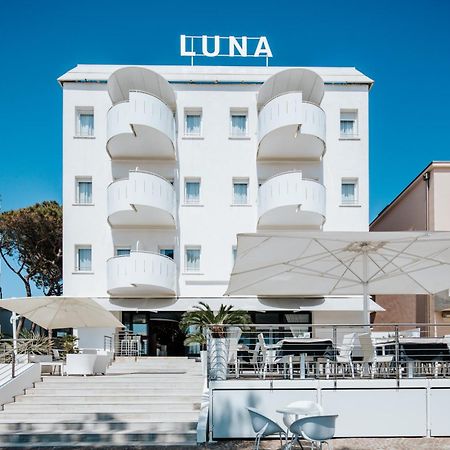 Hotel Luna Centrale Lignano Sabbiadoro Bagian luar foto
